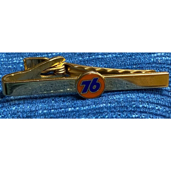 Vintage Tie Bar Clip 76 Gas Station Advertising Promotional Enamel Logo 971A - Picture 1 of 3